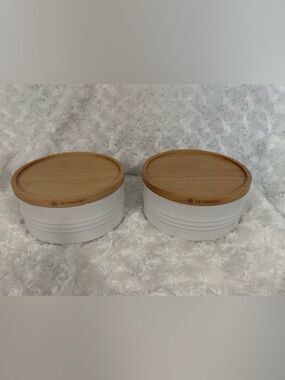 (NWOT) Le Creuset White Stoneware 23 oz Storage Canister w/ Wood Lid (Set)